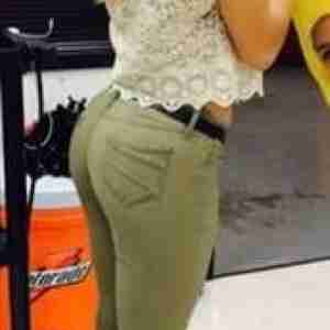Sammie :)  Hot bikini tan Latina horny 18 elpaso