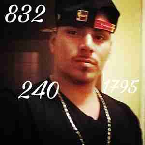 8 32 2401795 I just want to bump and grind with you Houston