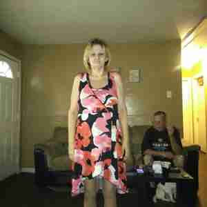 Hi im summer Im 5ft7in blonde hair brown eyes weight133 Summer1969