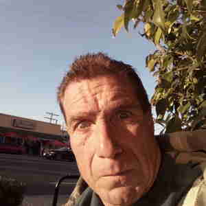 Steffenv wamts to meet Hornet.women Lives in Marina Del Rey likes horney  mature  clean  milfs  or single women to  make he