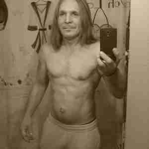 Looking For women Help me