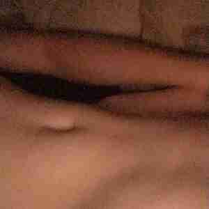 Hmu ;) Lonely and horny asf in falls church VA hmu for more ? Sex