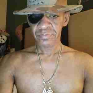 Looking for fun Living  and living vegas D