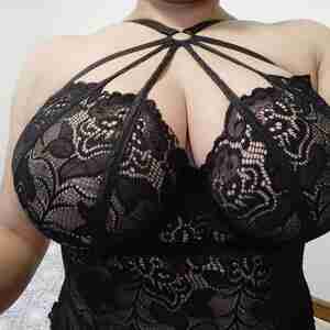 Couple sex We are a friendly professional couple with an open mind. We would not like to meet new friends to go out and have