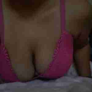 Looking for fun Having fun and looking for fun Latina, milf mom married