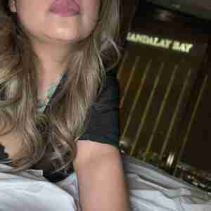 Looking for fun Having fun and looking for fun Latina, milf mom married