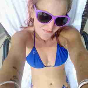 Is Random pics Team her