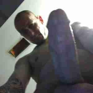 Brett Maverick I love slutty gals I love foreplay I have a rock hard cock and I don't have limits Anal big dick swingers