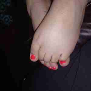 Feet We love feet Hit us up
