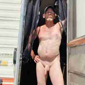 Love to expose Pics of myself Outside