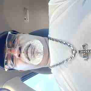Just wanna have fun I'm a laid back guy that likes to cook and chill with the right people Mature women that would love to be
