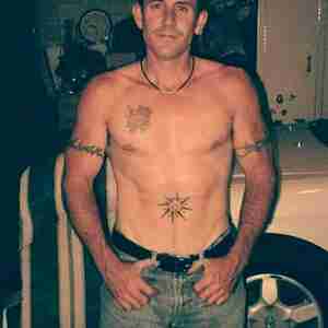 Hi Darts Saunders here to meet a friend with benefits I am here for friends with benefits Down to earth