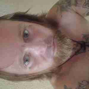 Love 2 fuck 38 year old white male 5'7 160 lb long brown hair is a green eyes completely full of tattoos a light being