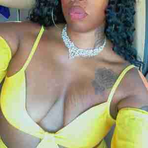 Sexy chocolate I’m 6ft tall curvy woman Sexy