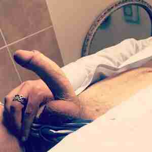 BucksUK Male looking for fun girls Sex ,chat, pics phone