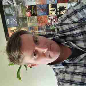 Lonely male Tall, handsome and fit Looking for a good time