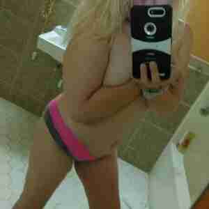 Blondie Alert ???? LOOKING TO PLAY? Blonde sexy