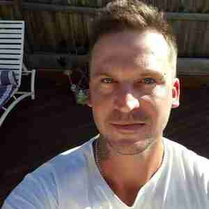 Me Tall blue eyed guy Blue eyes, tall melbourne