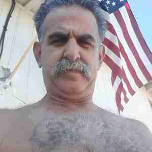 Mrbugott Italian American hard working /hard playing . Looking for hookup