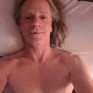 Single Looking for a lover 
Sex 
Relationship 
All in one would be awesome Open to suggestions