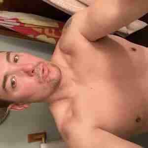 Hello I am looking to have loads of fun Loads of cum and fun