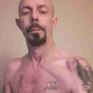Hot Fun I'm a good looking man looking for NSA and casual sex. I love giving and receiving oral very open minded and down to