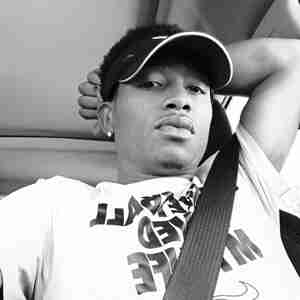 Babylegg super horny I'm average athletic built 29 an freaky! Hot strong an long
