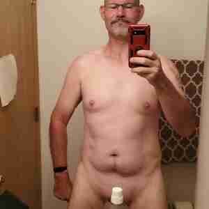 Just selfies Mostly clothed, censored photos. #ordinary #hoosier #singleguy
