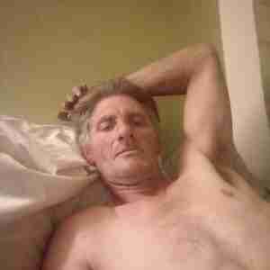 Love to party Looking for a fuck buddy or friend's with lots of benifets who would be interested in lot's of fantasies