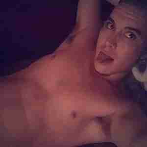 Me Live alone Freaky