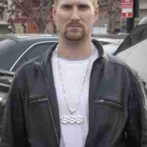 Here I am Do you think I have what you are looking for . Buckstar69er