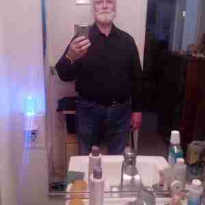 Looking for NSA relationship in south lake tahoe Older mad looking for women 20 - 32 for NSA relationship, must be discreet.
