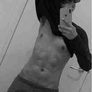 Build Looking for a baddie to hangout with #fit
