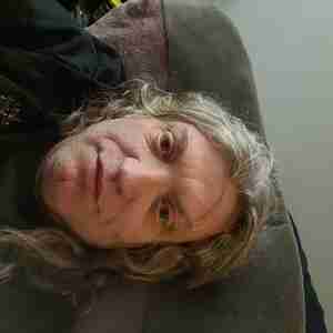 Me 53 yo single NO BAGGAGE NO DRAMA.  Looking to expand my horizons Hook up, meet