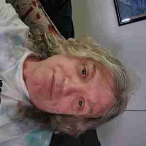 Me 53 yo single NO BAGGAGE NO DRAMA.  Looking to expand my horizons Hook up, meet