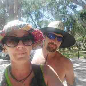 Us Happy couple Kinksters