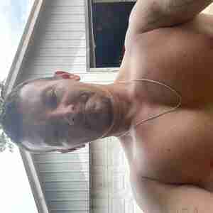 Jeremy83 Working out Hi everyone