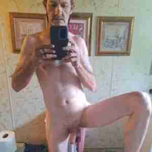Just me horny A few naughty pics Dick horny . Meet