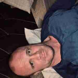 Ready to go! Any girls looking to get with a married man? Rick hard body, very cut and short in shape. Can go for hours if