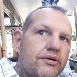 Mark Brisbane Recently single wants to meet other women
