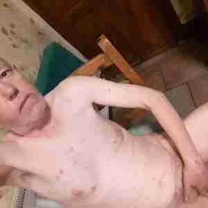 Me If u like me message me, got cash n sniff Wanna fuck me ?