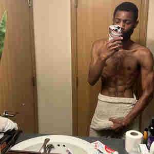 I’m adrooo Heyyy who wanna fuck Wyddd