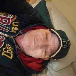 Saltydogg Just me in my room with my queen size bed I like to please women first.