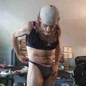 I'm trying to make an Amateur Film POV BJ's and select babes Men and trans women trying to host but can occasionally travel