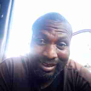 I'm looking to have fun time Hello I'm Dee I work a lot and I'm looking for fun time I'm till go with the flow down for