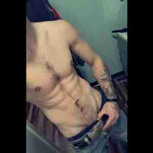 Lets chat or lets meet up? Shoot me a message, lets chat! ?
