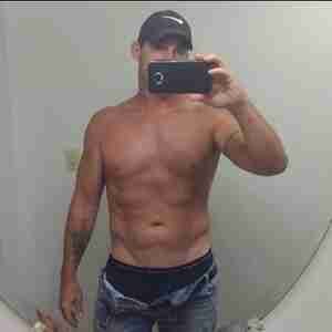 BigGuy looking for some clean hot fun groups or singles gang bangs