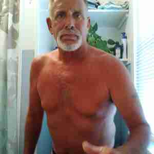 Kinky man I'm a man who enjoys woman and now I am starting to enjoy man also Horny girl