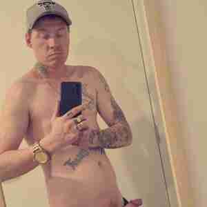 Whos keen 37 clean easy going guy love have fun up for anything hit me up #tryme #illmakeyouwet