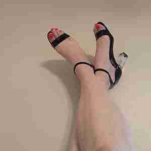 leg's and heels i just ❤️ shoe shopping #legs #heels #heelporn #footfetish